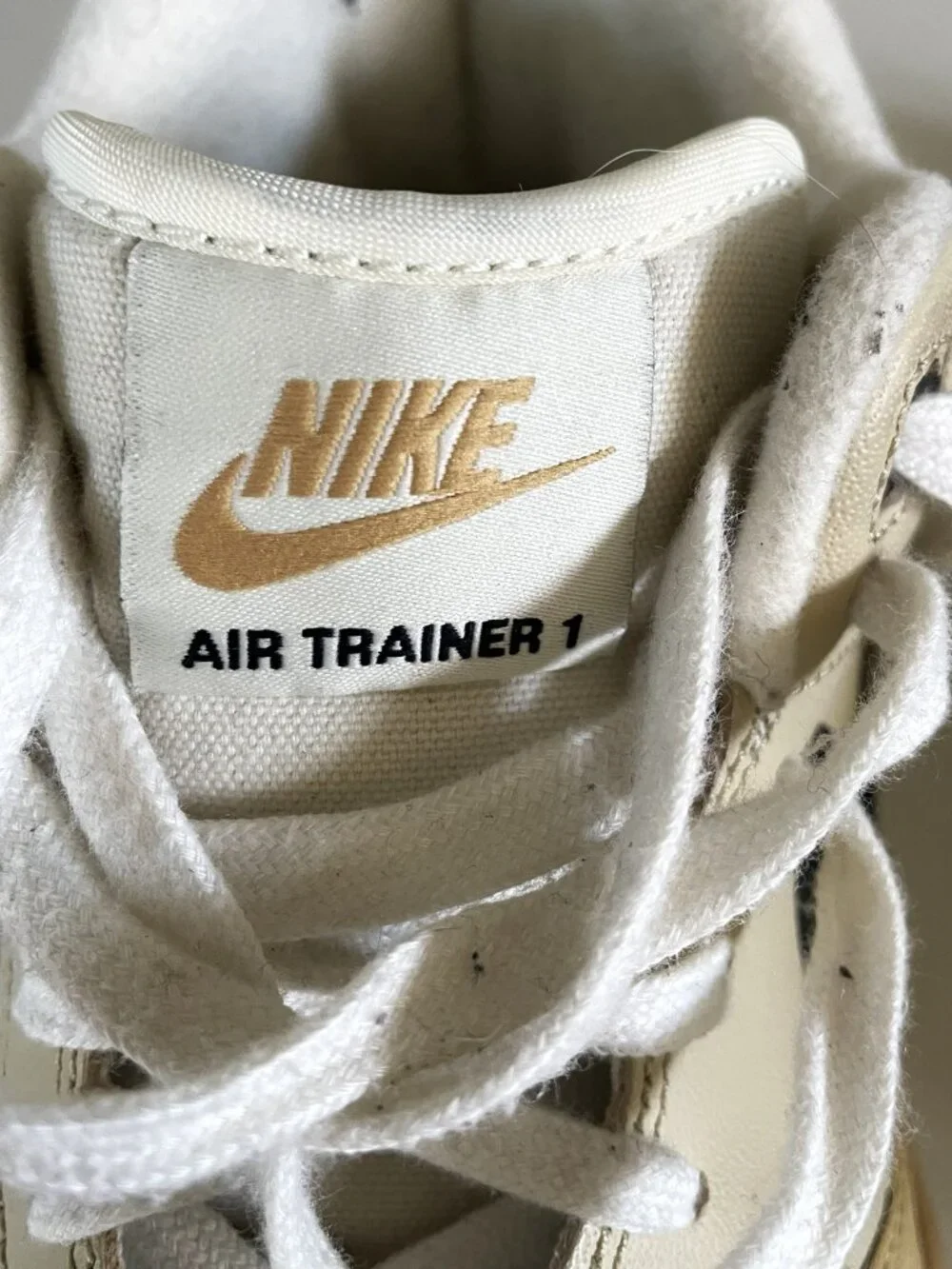 Nike Men’s Air Trainer Shoes Size 9 Coconut Milk DV7201-100